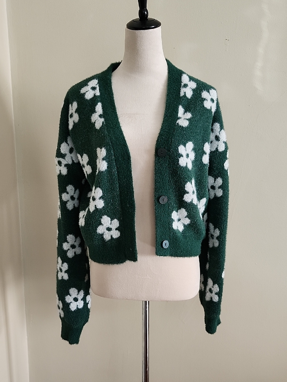 Almost Famous Green Floral Button-Front Women’s Cardigan Sweater , M